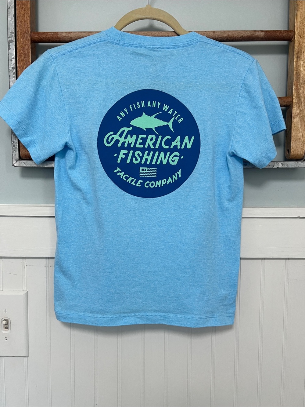 Boys Aftco T-shirt, size small light blue